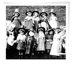 Children in Welsh costume