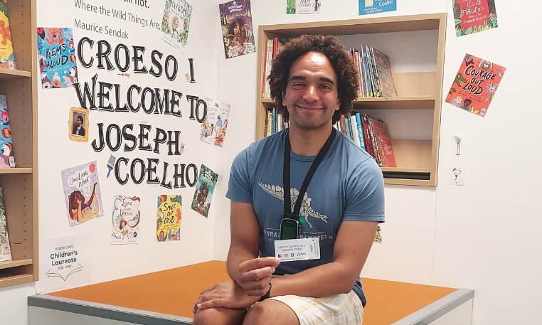 The Waterstones Childrens Laureate for 2023, Joseph Coelho, visits Caerphilly Library